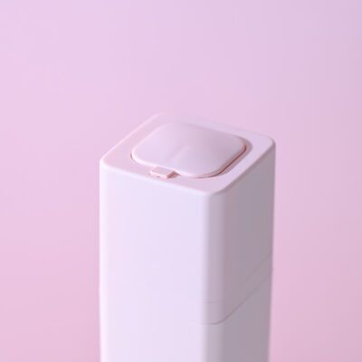 Classy 15ml 30ml 50ml Productos para el cuidado de la piel Conjunto de botellas cuadradas sin aire Cabeza rotativa de la bomba de pulverización de PP