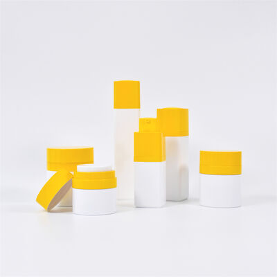 Classy 15ml 30ml 50ml Productos para el cuidado de la piel Conjunto de botellas cuadradas sin aire Cabeza rotativa de la bomba de pulverización de PP